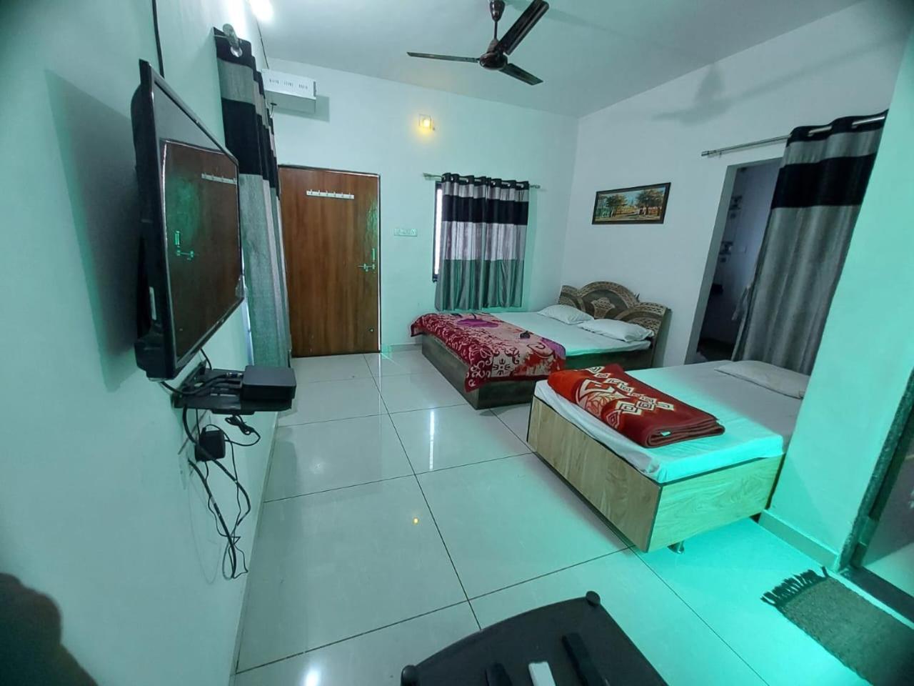 Jai Swaminarayan Delux Homestay Garudeshwar Екстериор снимка
